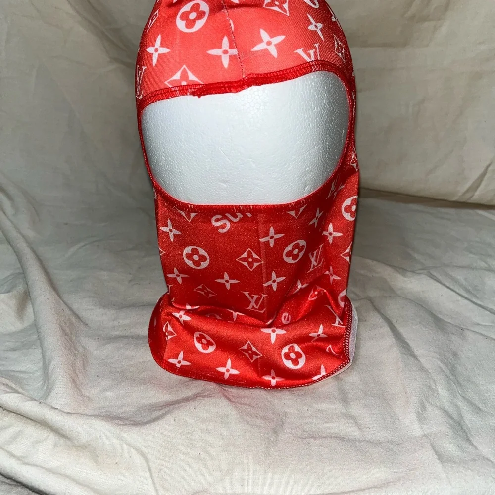 Custom posh shisty red